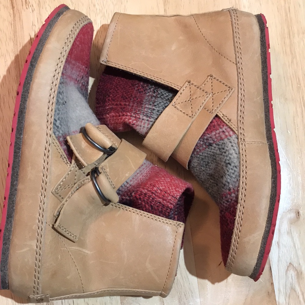 Sorel Yaquina II Boots Red Plaid Wool Size 6.5 - Picture 4 of 11